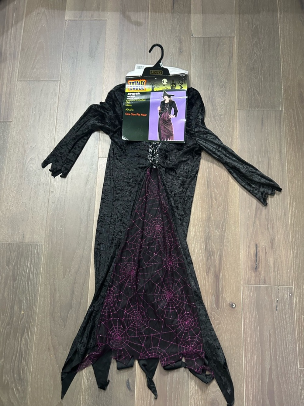 Totally Ghoul Spider web witch vintage costume. NWT one size (hs)